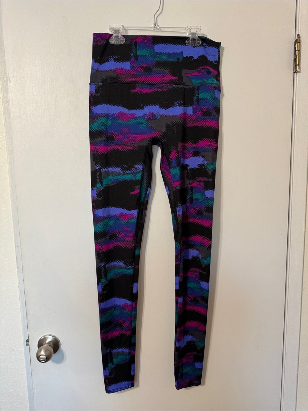 K-DEER Black Leggings with Purple, Blue & Teal Brushstroke Print